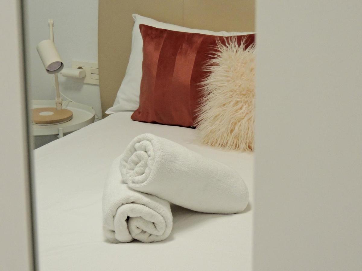 Casa Gascona Con Parking, Wifi Y Netflix Gratis!! By Delabra Apartments Oviedo Exterior foto